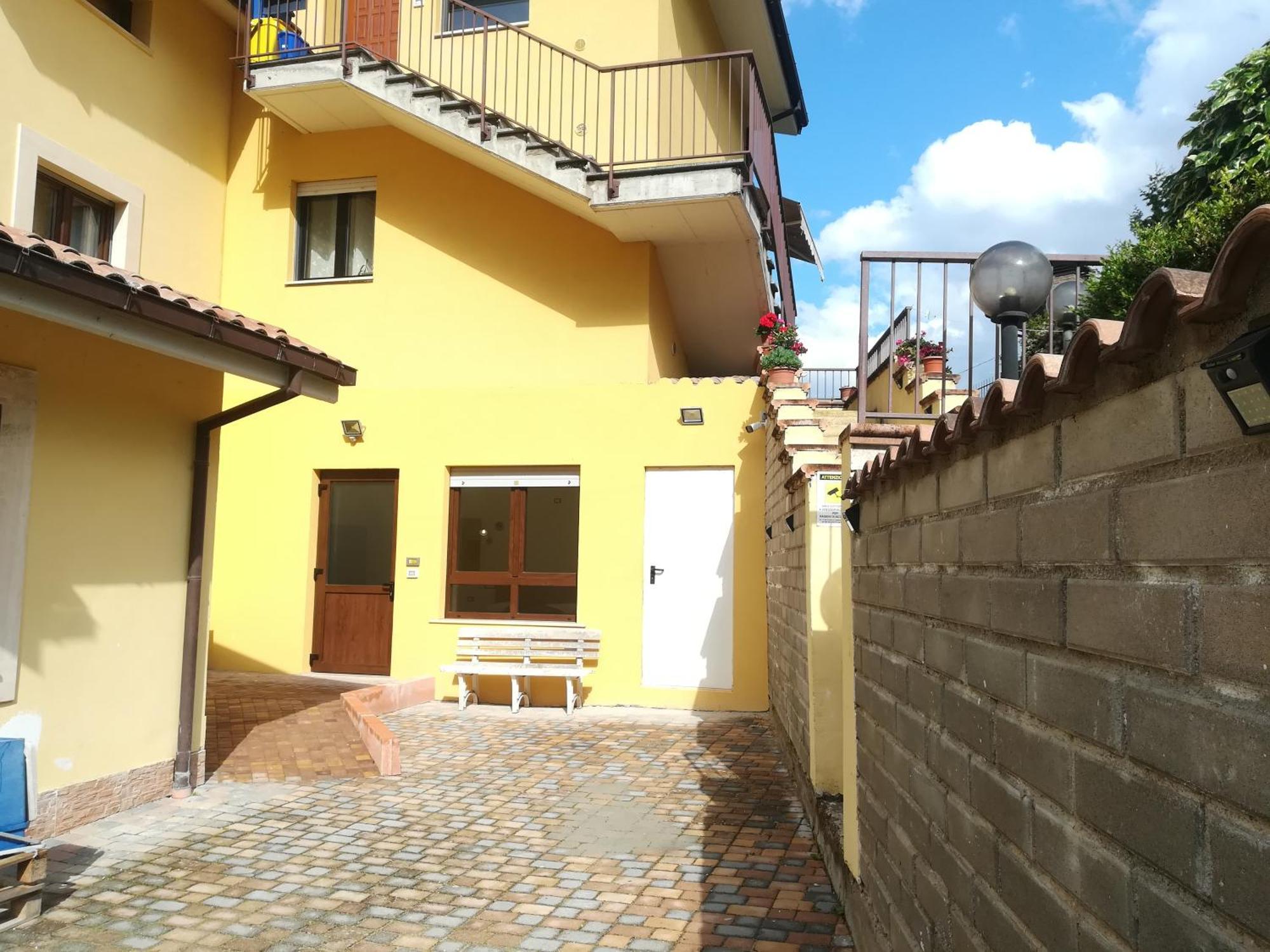 Complesso Turistico Aurora - Camere B&B Poggio Picenze Esterno foto